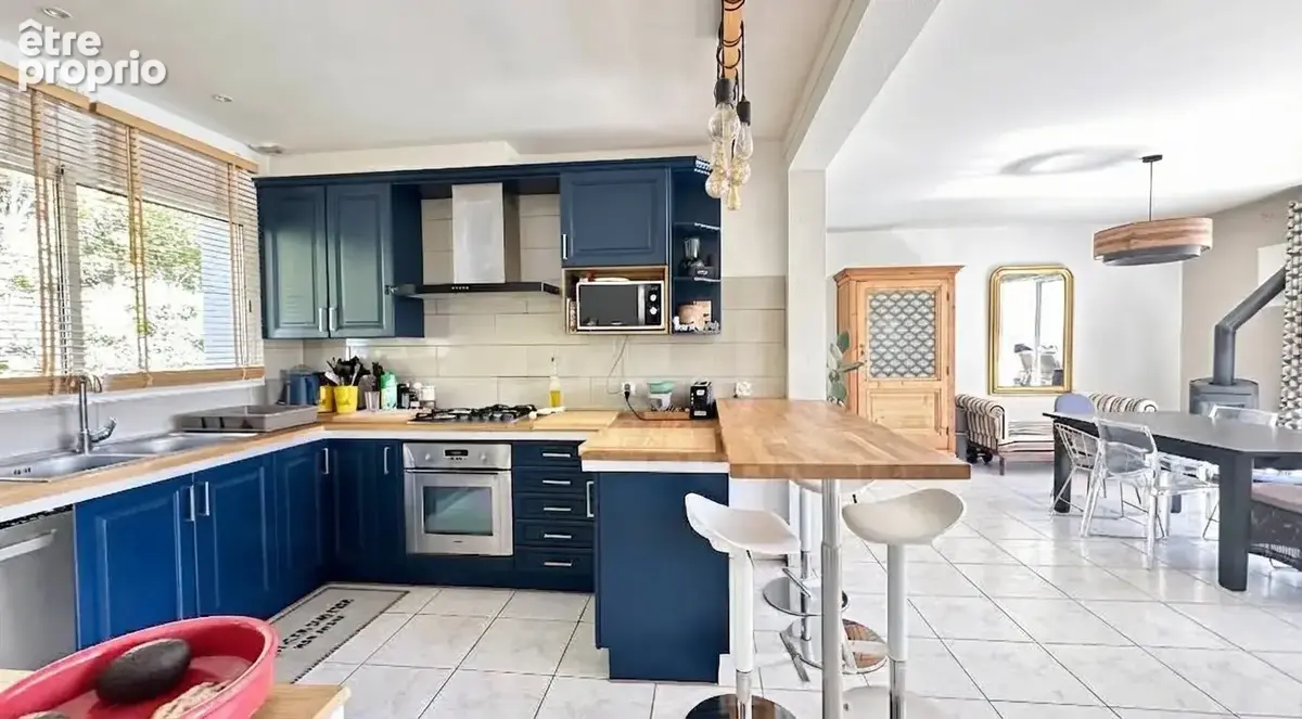 GOLF ET CENTRE VILLE VILLA A PIED POUR CETTE VILLA DE 6 Pièces de 150 m2 sur une parcelle de 800 m2 avec piscine - photo 9