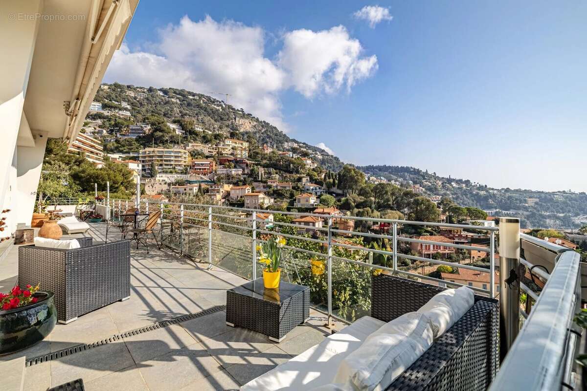 Villefranche sur Mer - Spectaculaire 3p avec terrasse et jardin vue panoramique, garage partagé en sus - photo 3