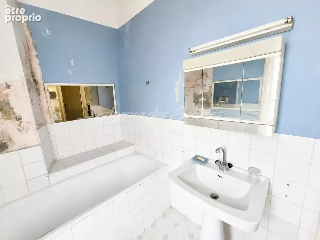 Appartements de 90 m² à rénover à la Verdière - photo 4