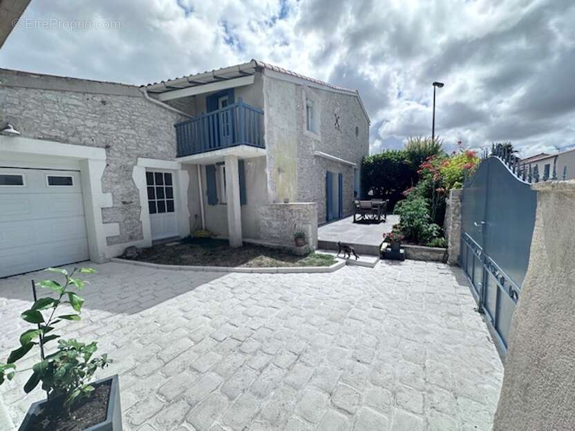 Maison à SEMUSSAC