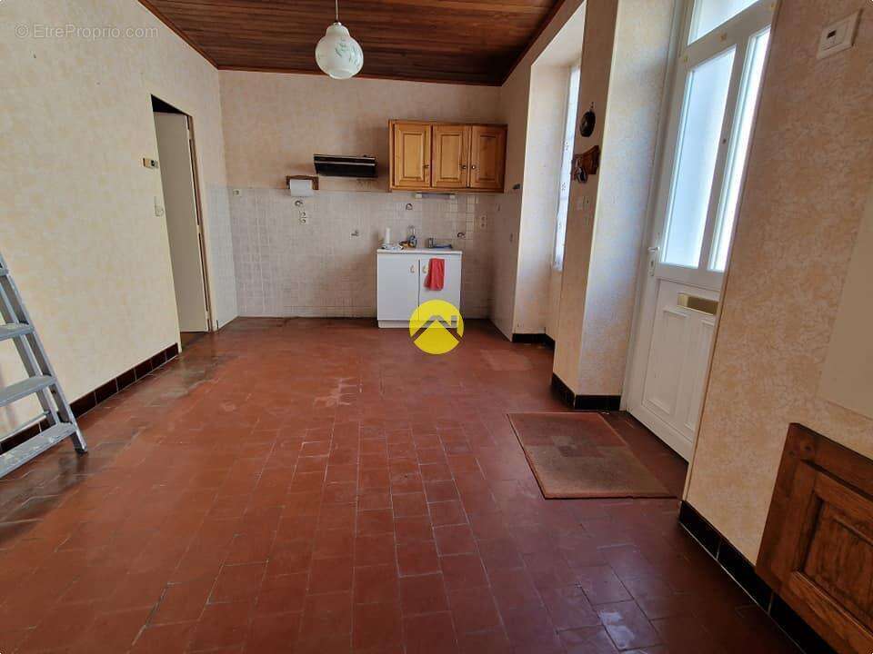 Maison à LES AIX-D&#039;ANGILLON