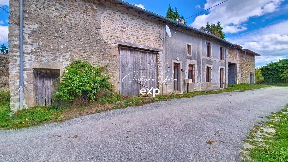 Maison à CHATEAUPONSAC