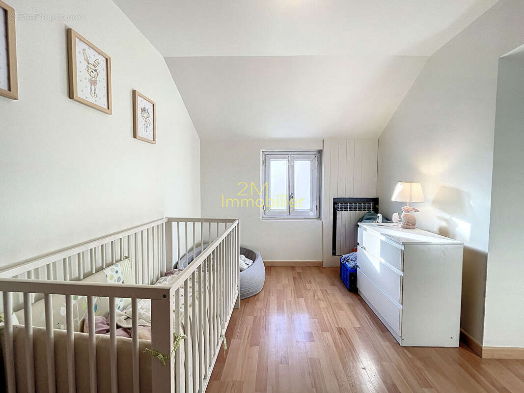 Maison à VAUX-LE-PENIL