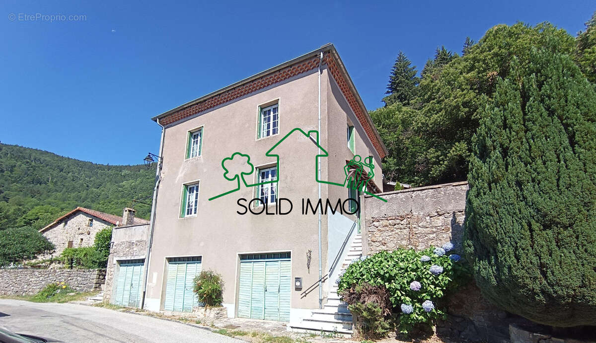 Maison traditionnelle de 150 m2 avec terrain sur la commune de Labastide sur Besorgues 07600 - photo 2