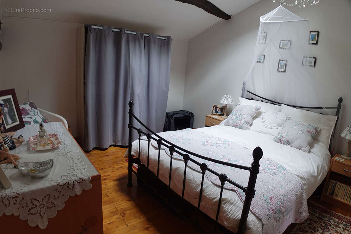 Maison à CHAMPNIERS