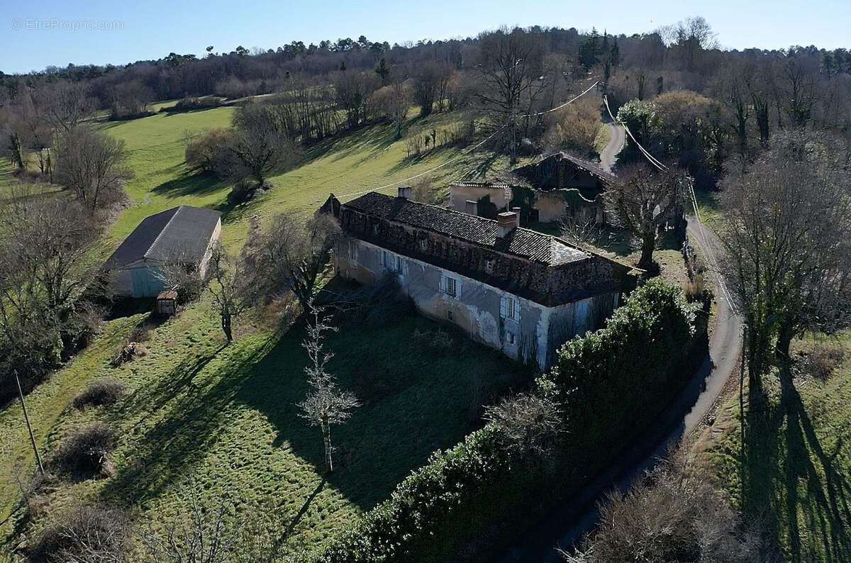 Maison à SAINT-AQUILIN