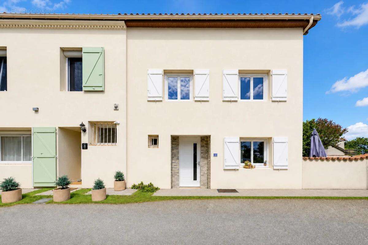 Maison à IZON