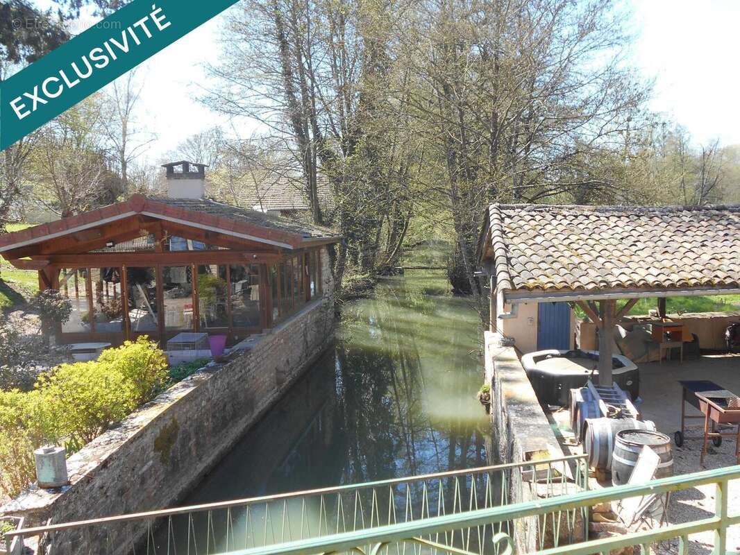 Maison 271 m² à Nanton  - photo 2