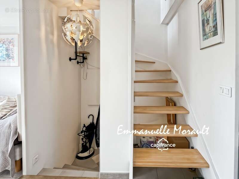 Appartement à BAGNOLS-EN-FORET
