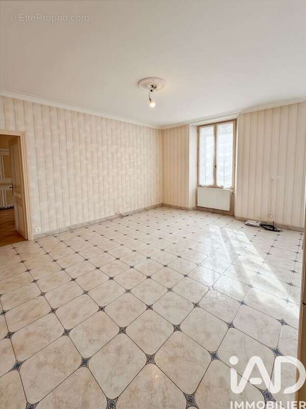 Maison 108 m² à Gy-Les-Nonains  - photo 2