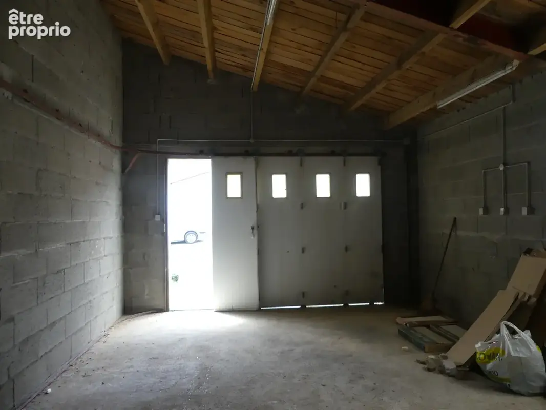 Immeuble de 3 appartements en centre bourg - photo 8