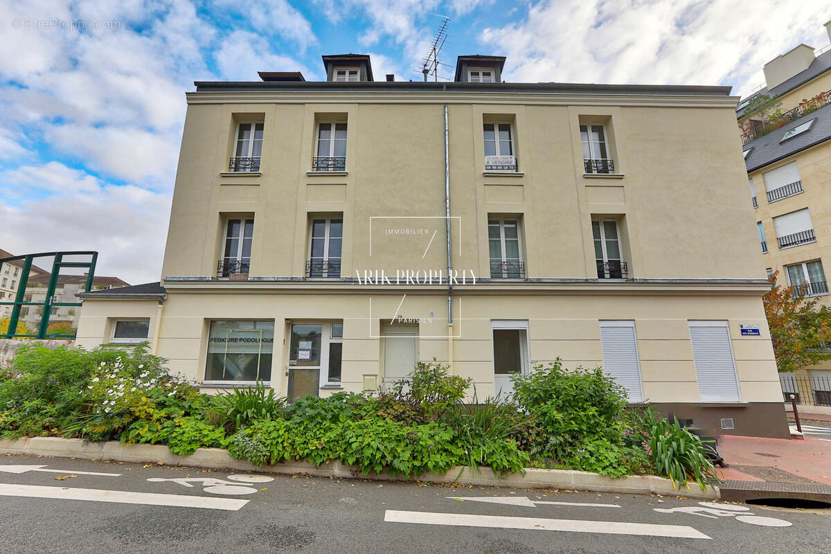 Appartement à CHARENTON-LE-PONT