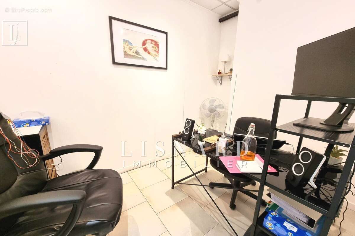 Commerce à VALLAURIS