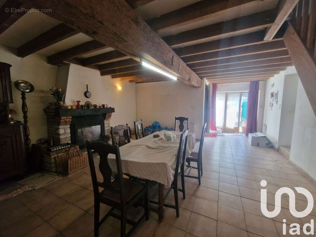 Maison 88 m² à Stigny  - photo 2