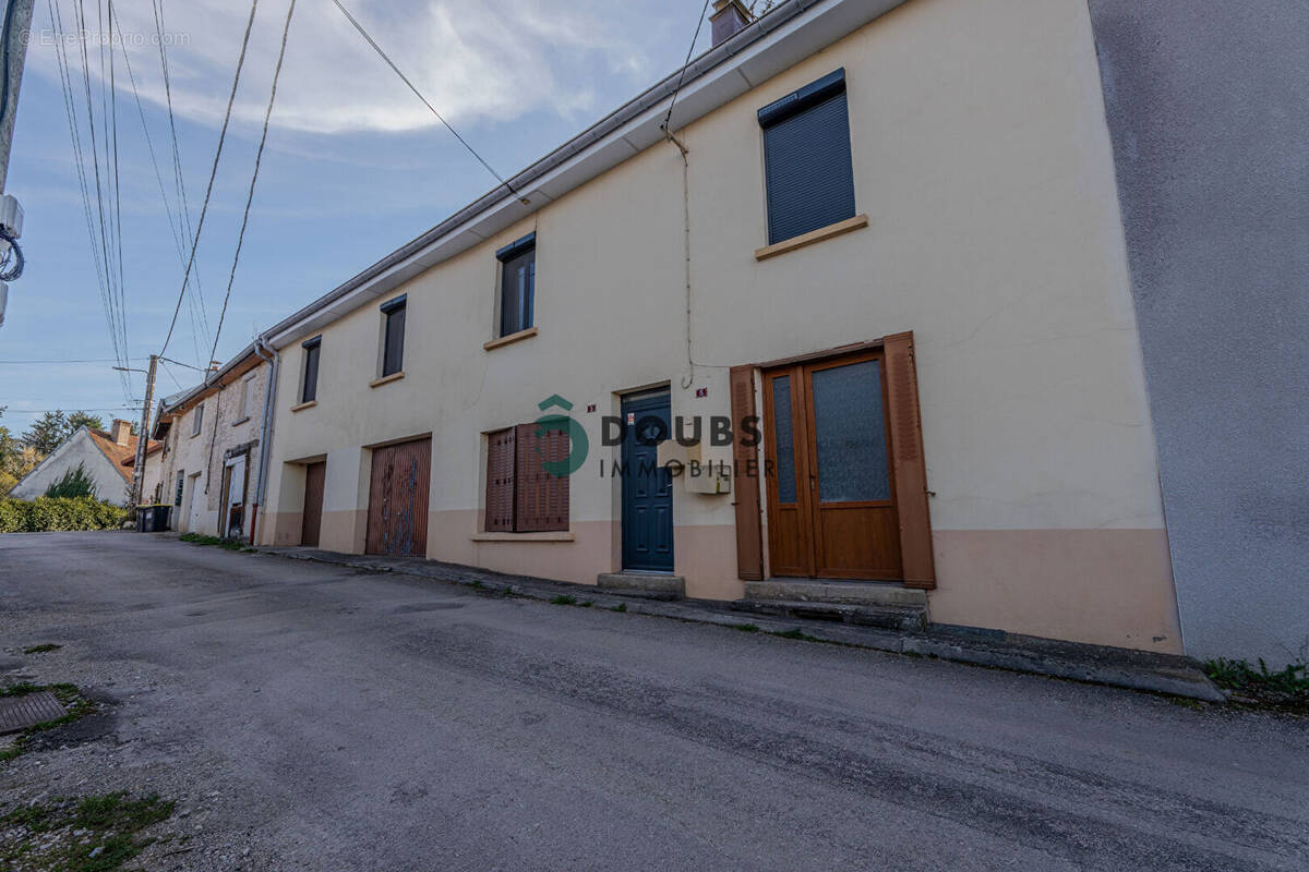 Appartement à VERCEL-VILLEDIEU-LE-CAMP