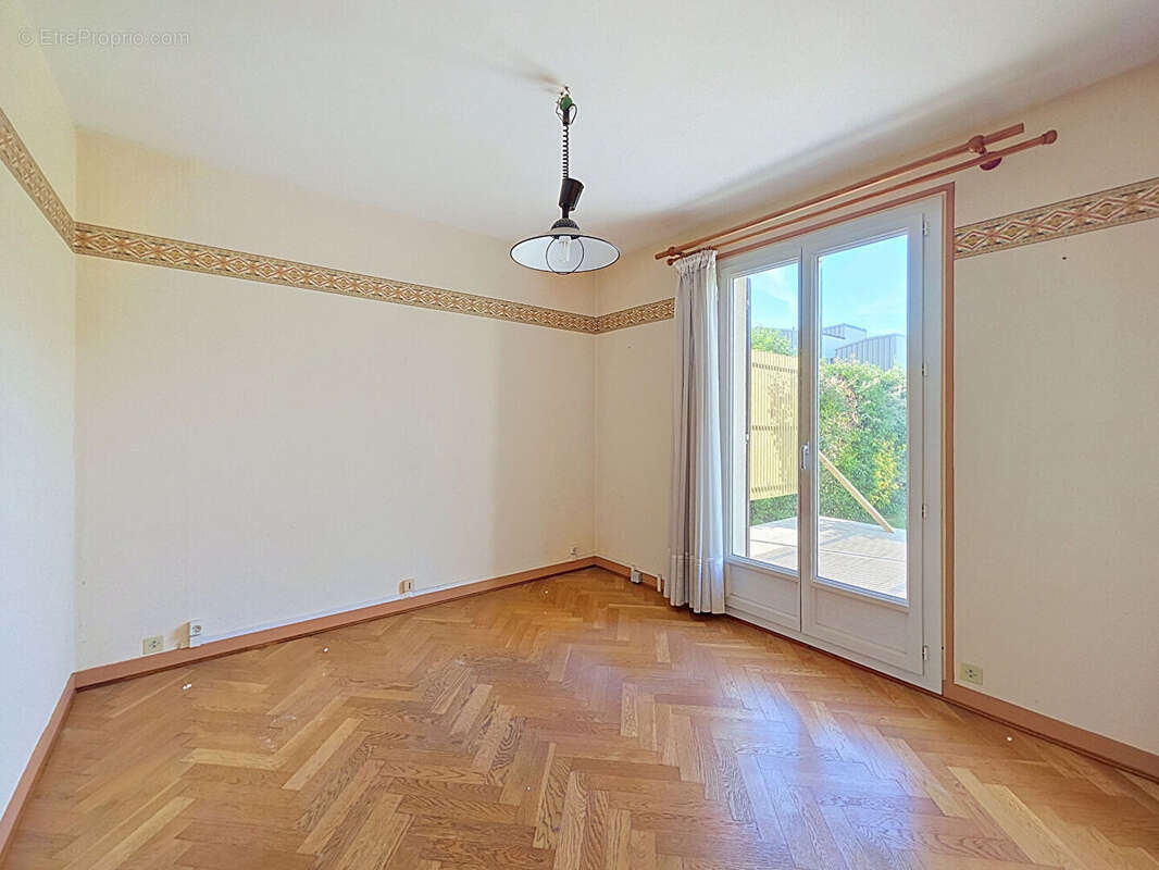 Maison à MARCOUSSIS