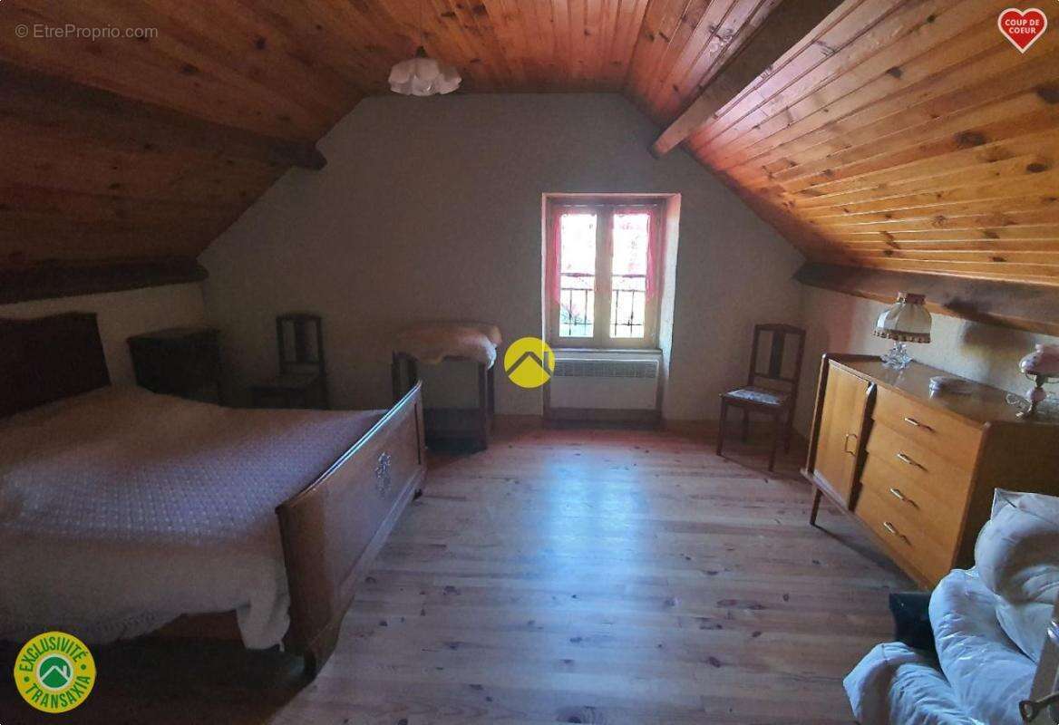 Maison à CONDAT-EN-COMBRAILLE