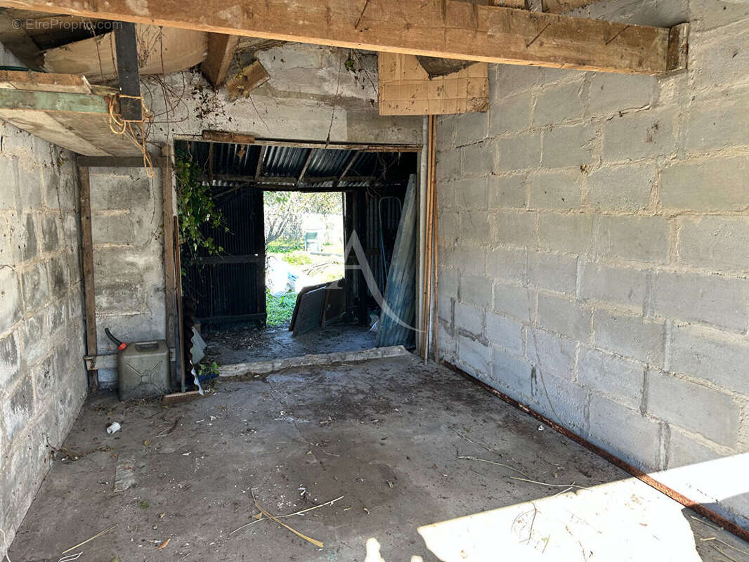 Terrain à ROCHEFORT