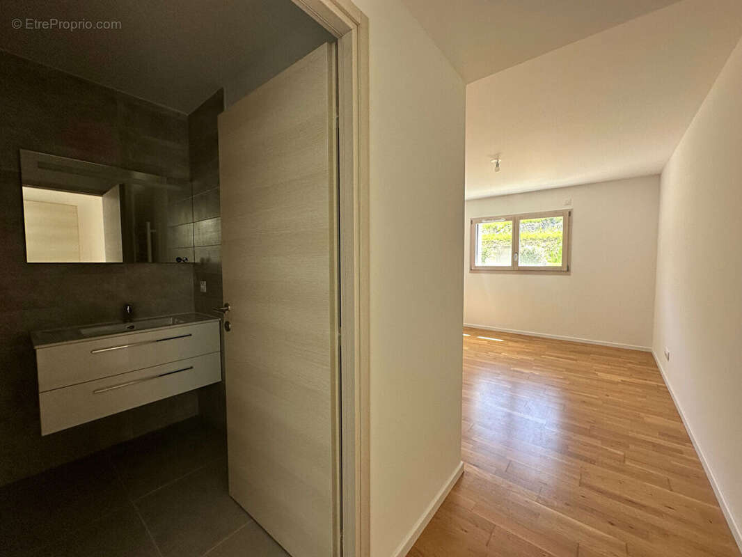 Reignier-Ésery - Magnifique Appartement en rez-de-jardin, dans un écrin de verdure proche du Golf - photo 5