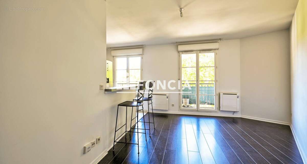 Appartement à FONTENAY-LE-FLEURY