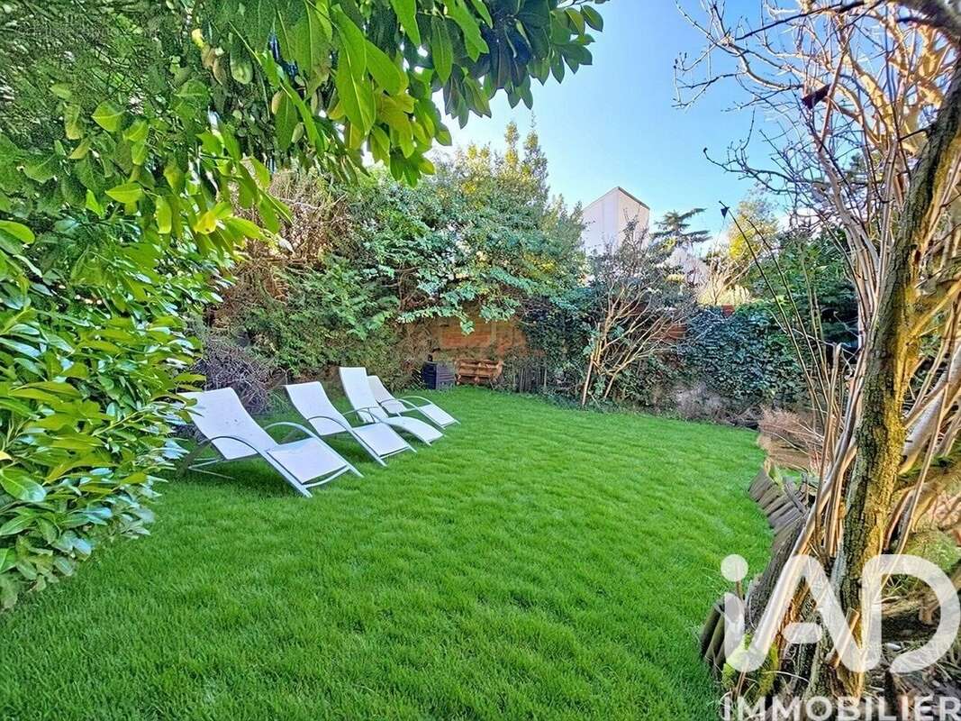 Photo 2 - Maison à SURESNES