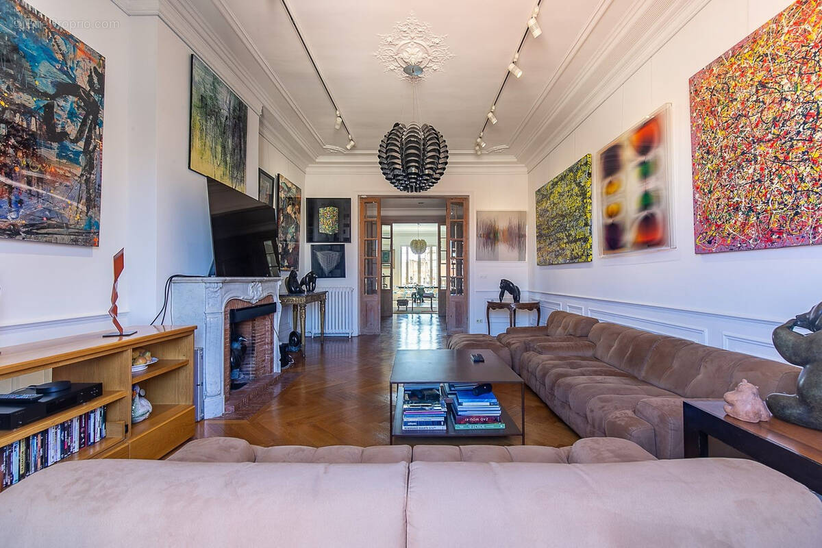 Appartement à MARSEILLE-6E
