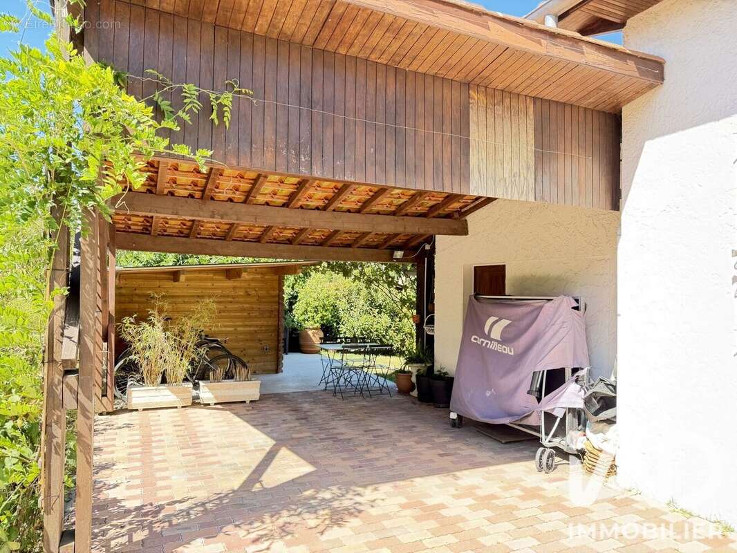 Maison 162 m² à Artigues-Pres-Bordeaux  - photo 2