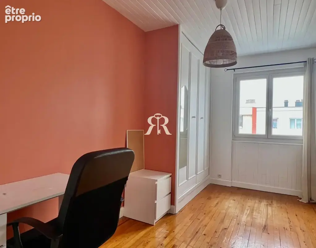 À vendre - Appartement T5 traversant de 82 m2 avec cave - Dernier étage - photo 6