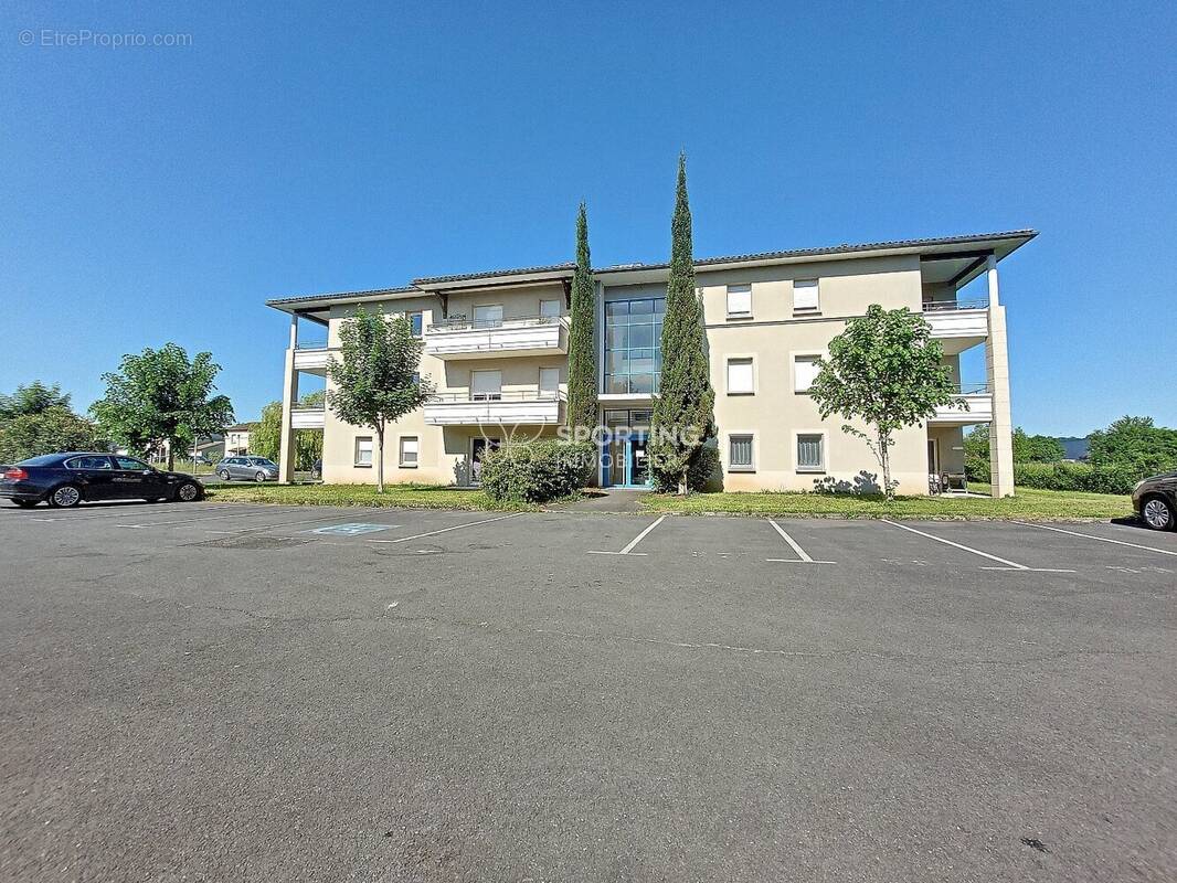 Appartement à PINEUILH