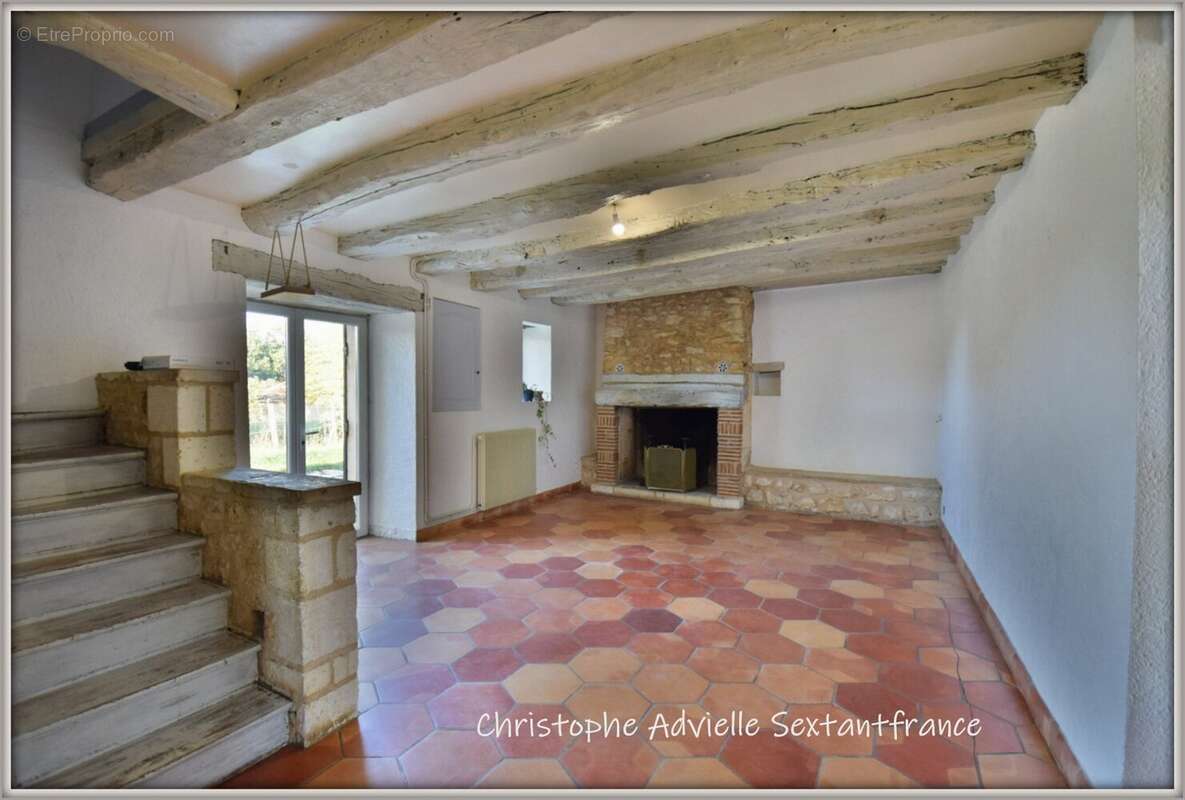 Périgourdine en pierres, rénovée, 3 chambres et un bureau sur terrain de 1820 M2 environ - photo 3