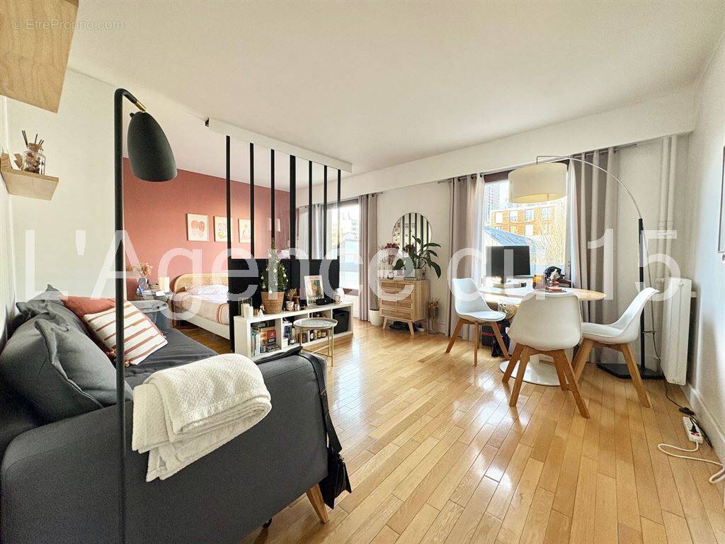 Appartement à PARIS-15E