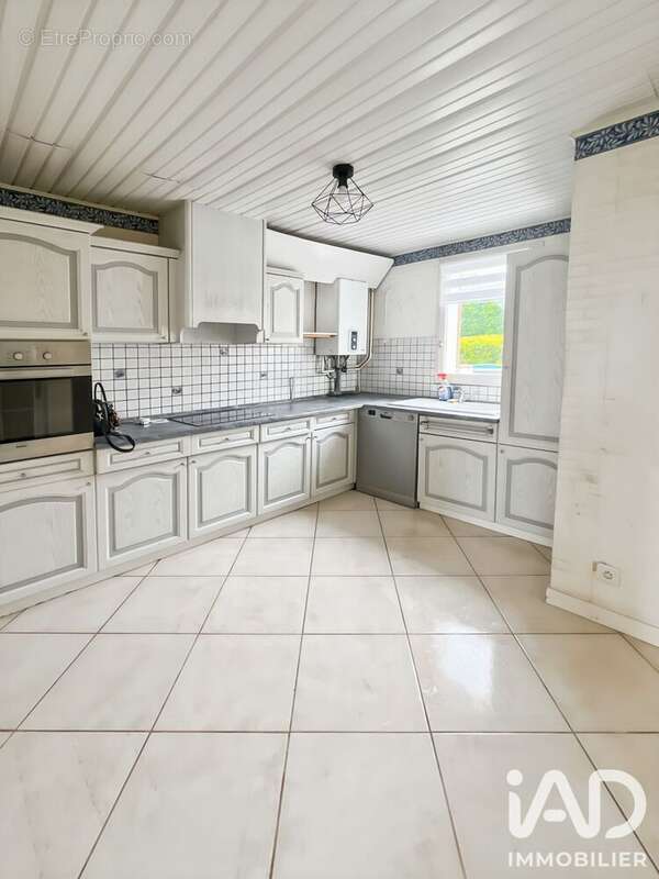 Maison 76 m² à Brie-Comte-Robert  - photo 2