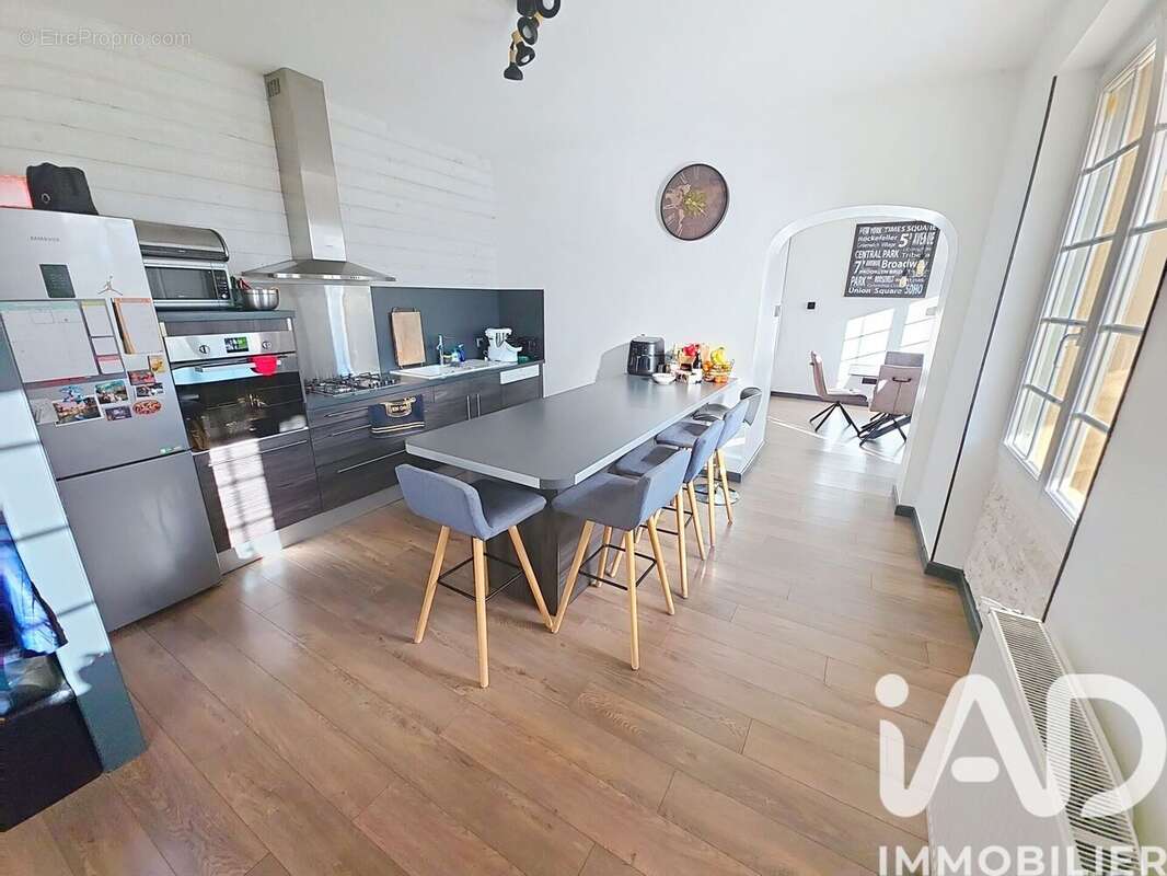 Photo 8 - Maison à MARILLAC-LE-FRANC