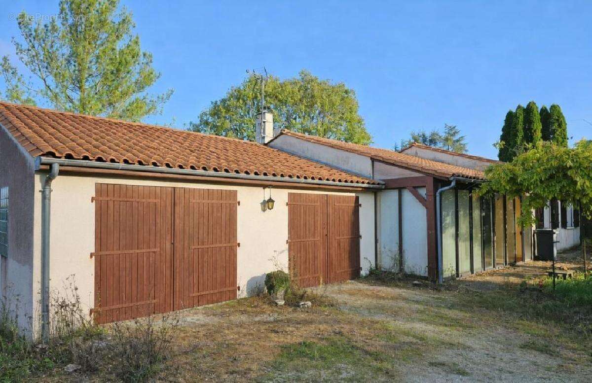 Maison à VERTEUIL-SUR-CHARENTE