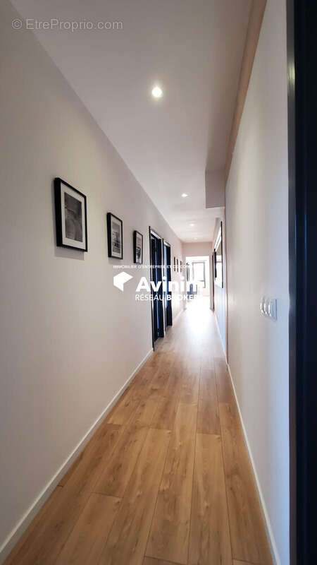 Commerce 160 m² à Allonzier-La-Caille  - photo 4