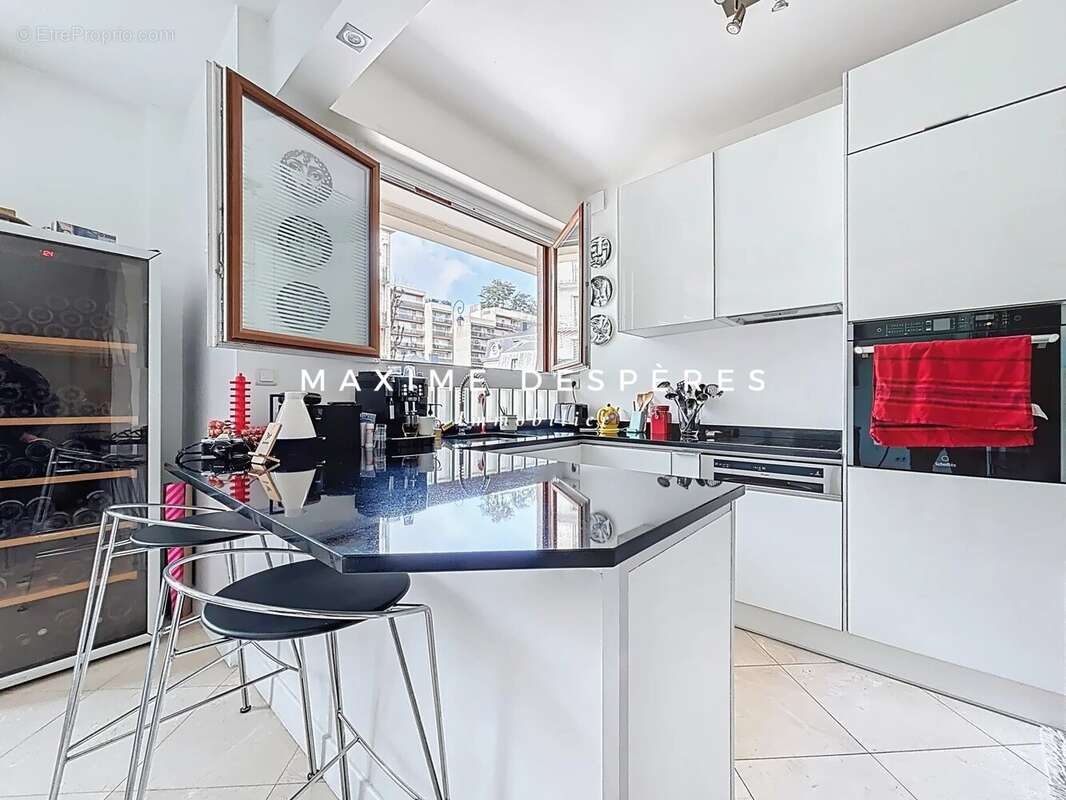 Appartement à NEUILLY-SUR-SEINE
