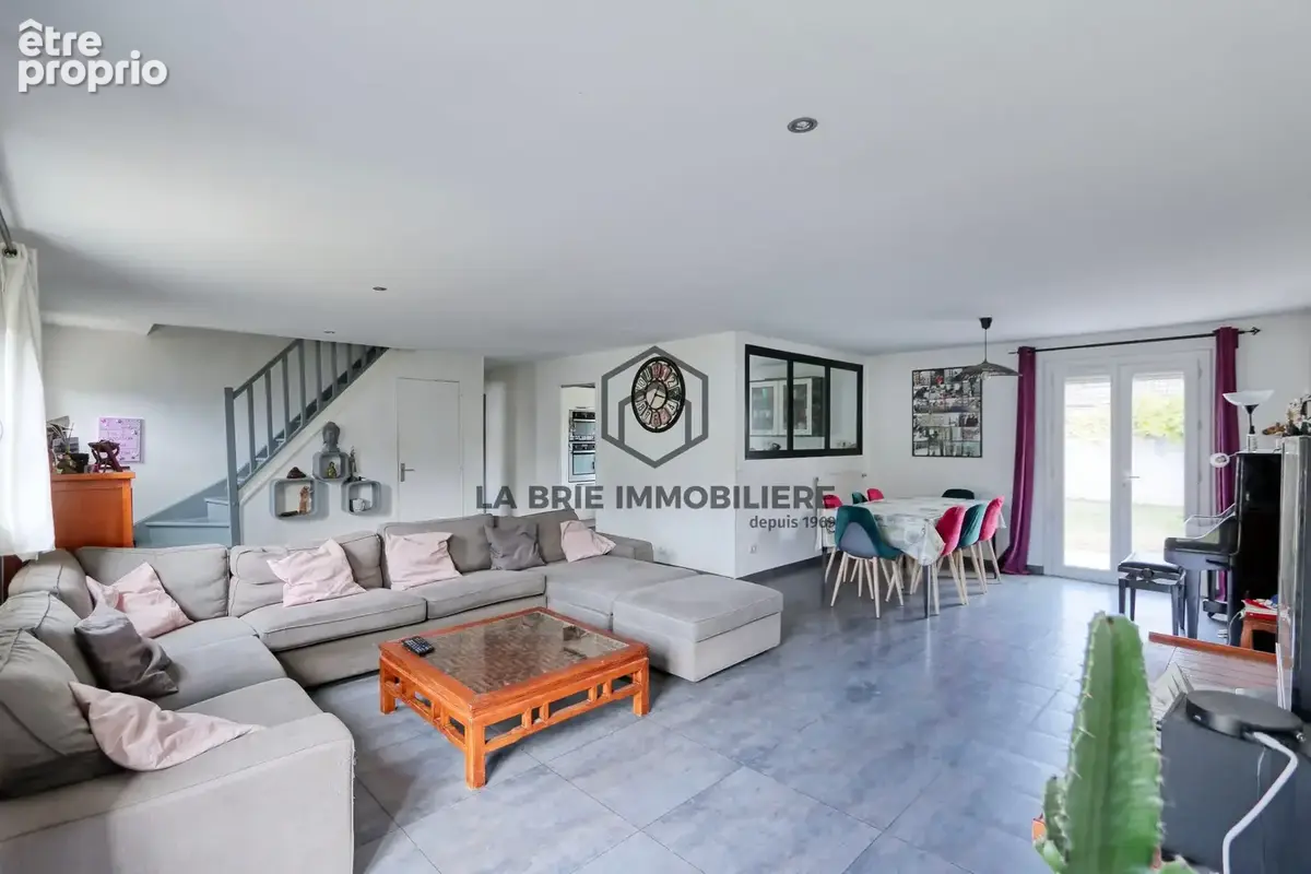 Maison 7 pièces 142 m² à vendre à Brie-Comte-Robert (77170) - photo 4