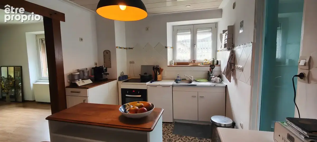 A La Claquette, appartement F2 en duplex, 68.40 m2, jardin privatif de 98 m2, deux grandes caves. - photo 8