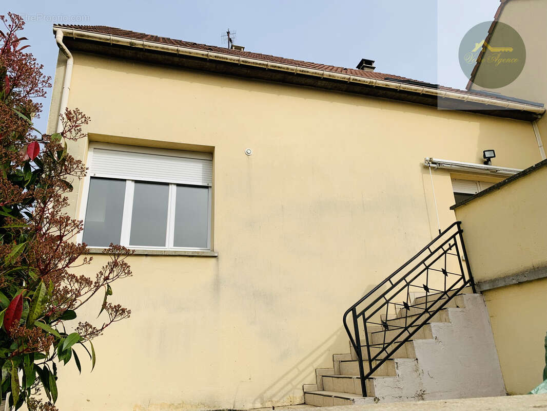 Maison à VILLEBOUGIS