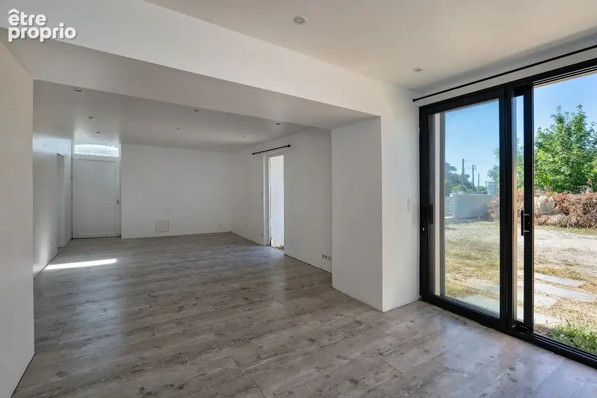 Secteur de Lodonnec, à 500m de la plage - bâtisse d'environ 233 m² - photo 5