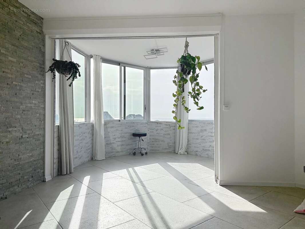 Appartement à VILLENEUVE-LOUBET