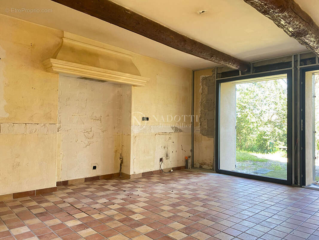 Mas à Cabrières D'Avignon avec terrain constructible. - photo 5