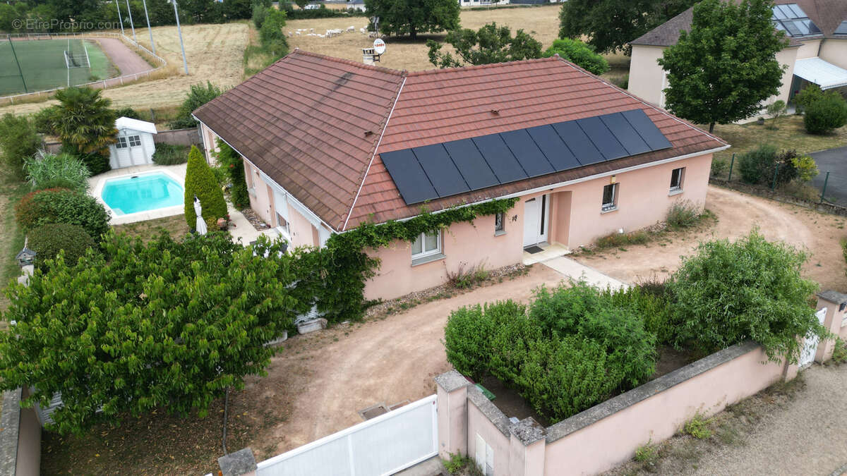 Maison à YZEURE