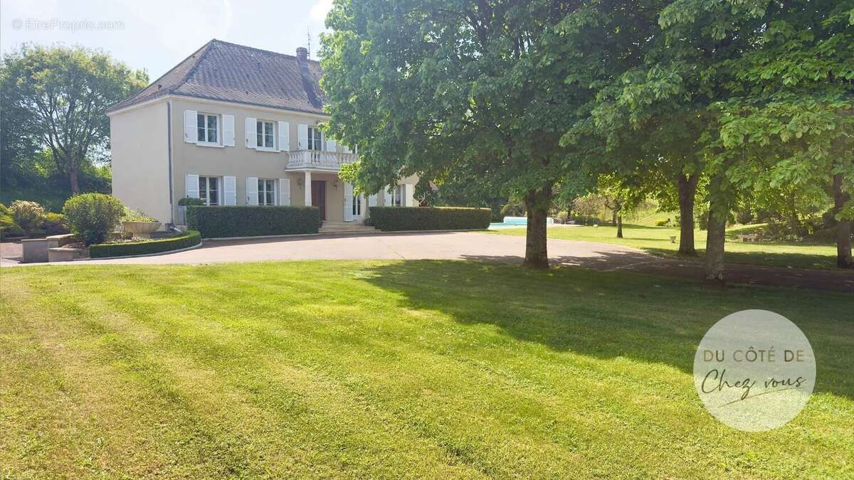 Maison à COURTENOT