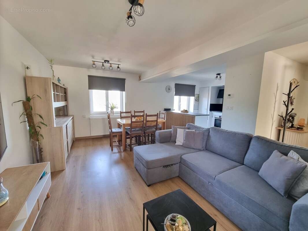Appartement 57 m² à Givors  - photo 4
