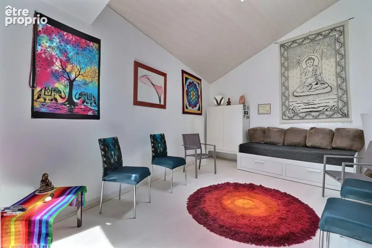 Maison familiale de 154 m² bénéficiant d'une construction indépendante de 53 m², piscine chauffée et multiples possibilités - photo 15