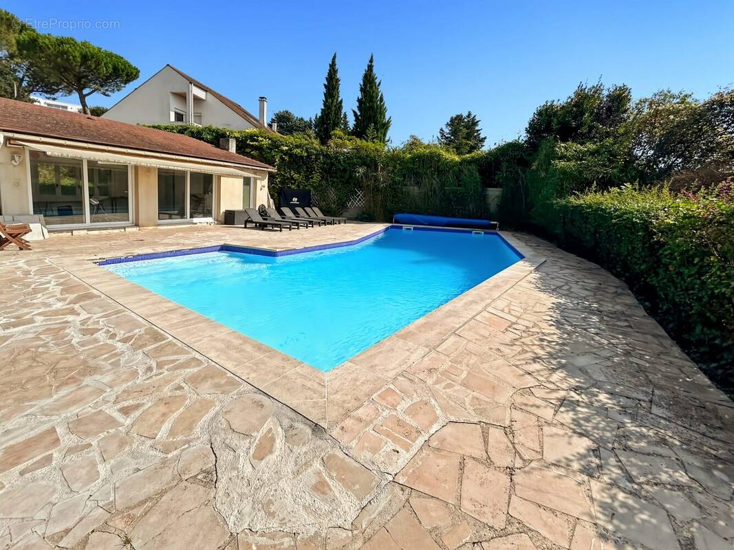 Maison à DEUIL-LA-BARRE