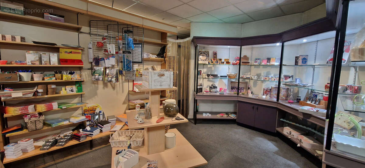 Commerce à COURPIERE