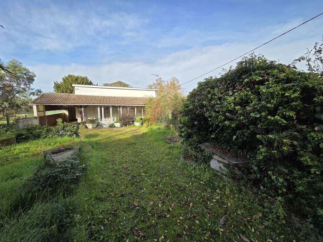 Maison à LES BILLAUX