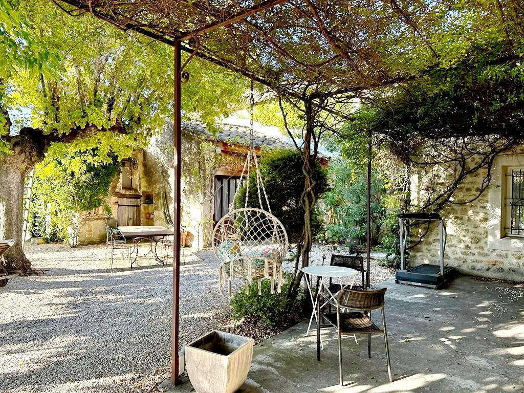 Maison à CAMARET-SUR-AIGUES